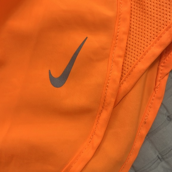 Excellent condition women’s Nike running shorts size small - Picture 7 of 10